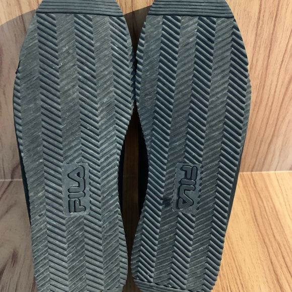 Limited Edition - FILA RUNNING SHOES - Picture 2 of 3